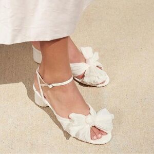 White crinkled chiffon heels w/ bow